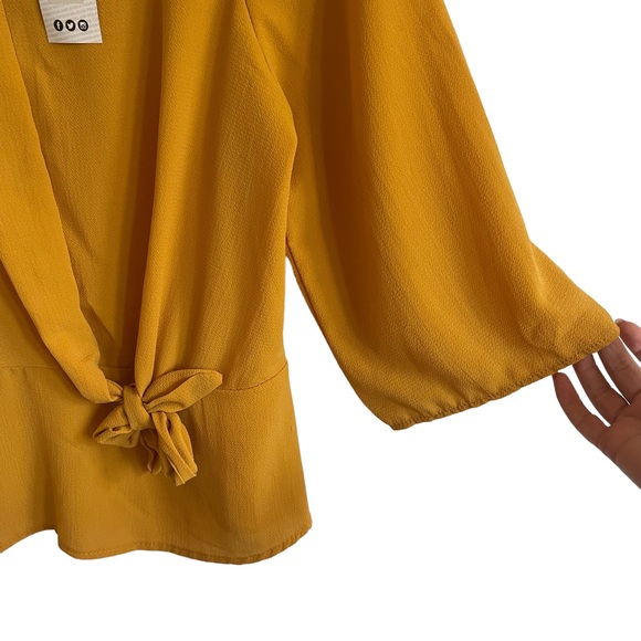 NWOT Boohoo Tie Front Flute Sleeve Blouse, Mustard Yellow, Size 8 - Picture 3 of 5
